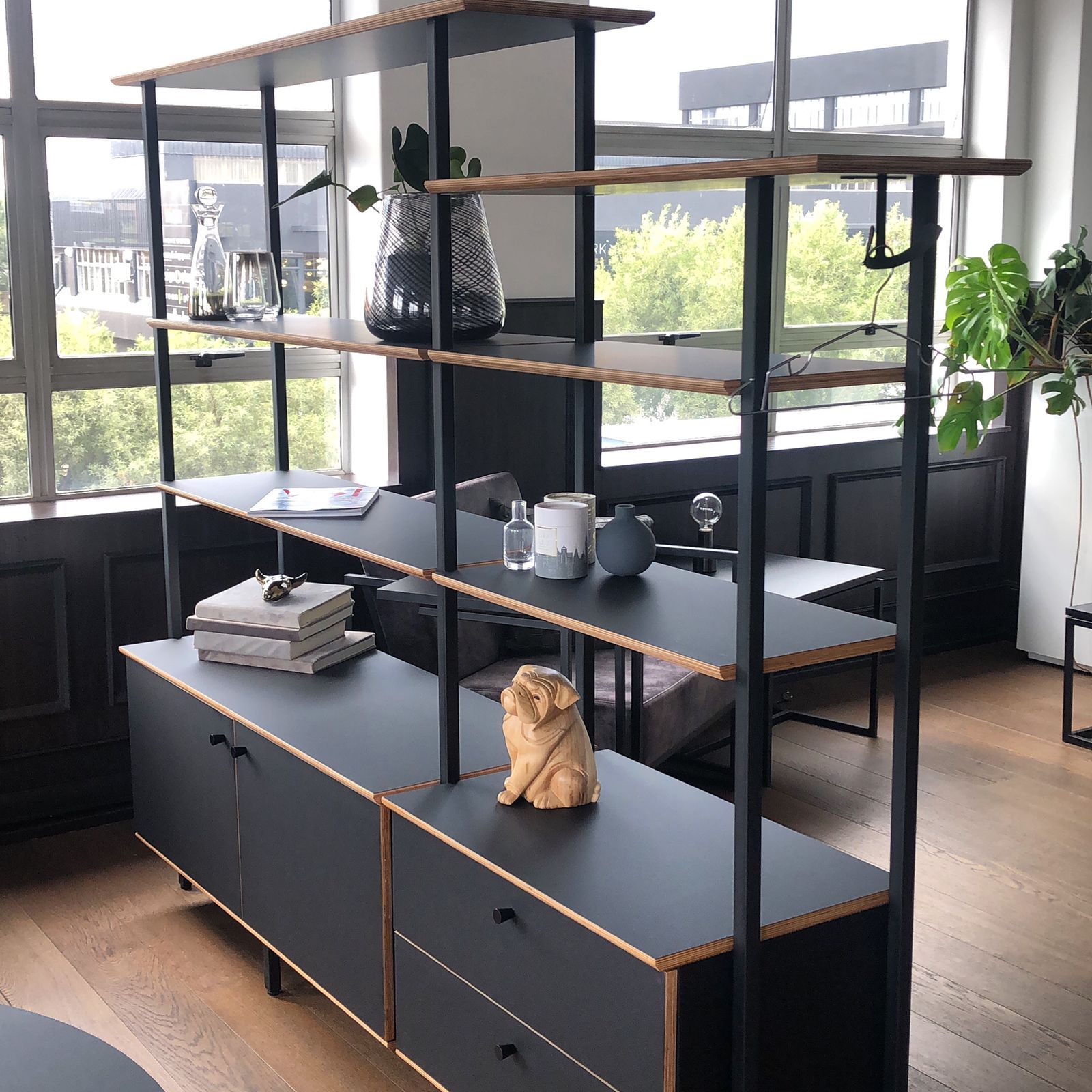 Shell executive Wall Unit - Image 3